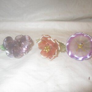 VTG SET OF 3 GLASS ART FLOWERS, HAND BLOWN AND SHAPED, LOTS OF DETAIL & COLOR